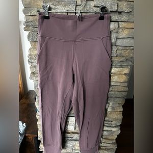 Lululemon capri pants with cinched bottom